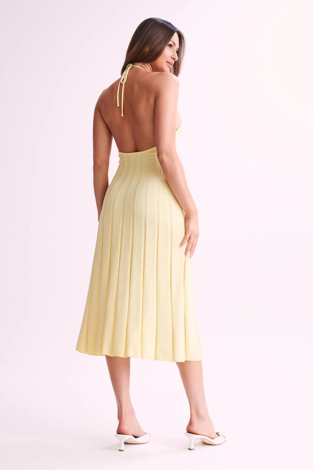 Robe midi féminine en tissu plissé avec col licou - Dalila