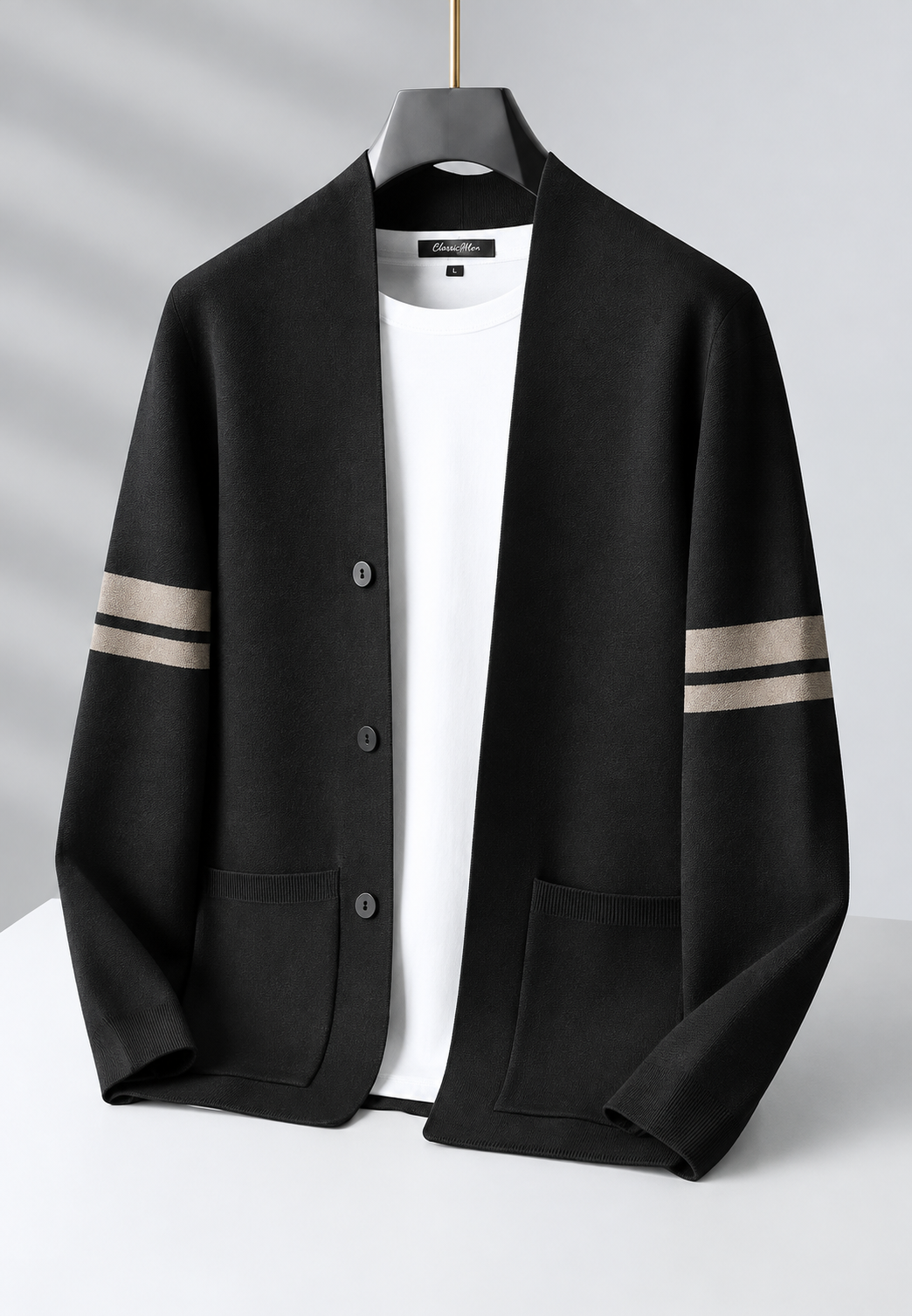 Cardigan homme à col en V, rayures sur les manches et boutons - Lennart