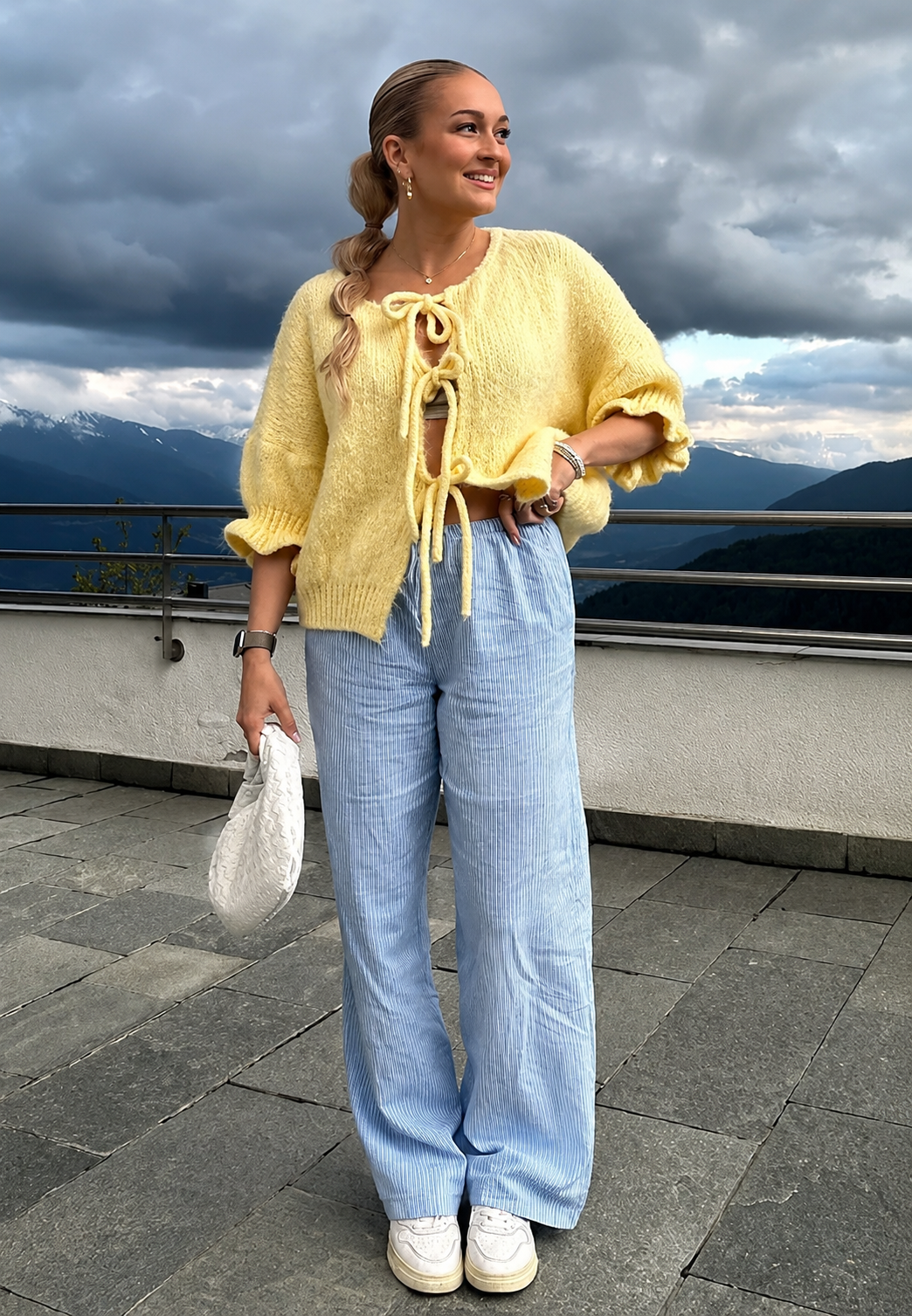 Cardigan en maille pour femme avec nœuds sur le devant - Margaux