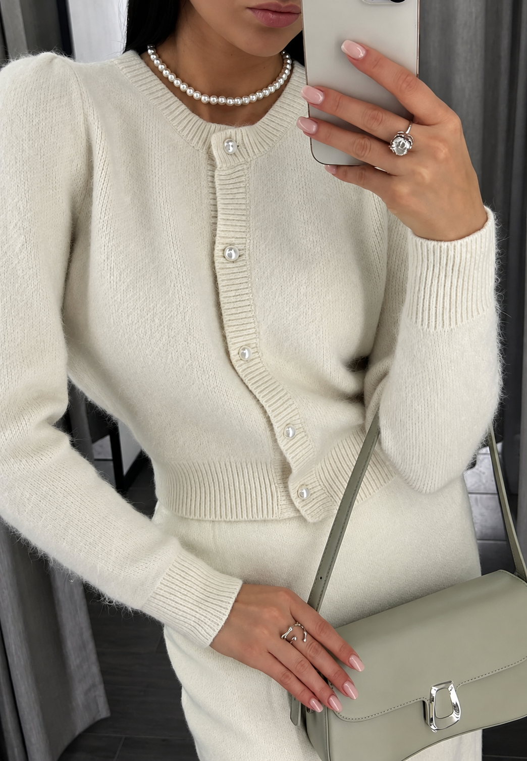Cardigan femme en maille douce col rond boutons nacrés - Zelmira