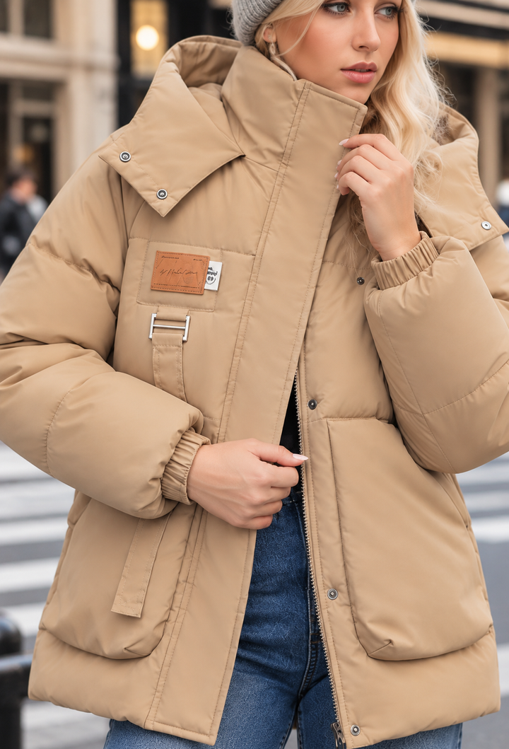 Veste matelassée femme à capuche, col montant et poches à rabat - Iria