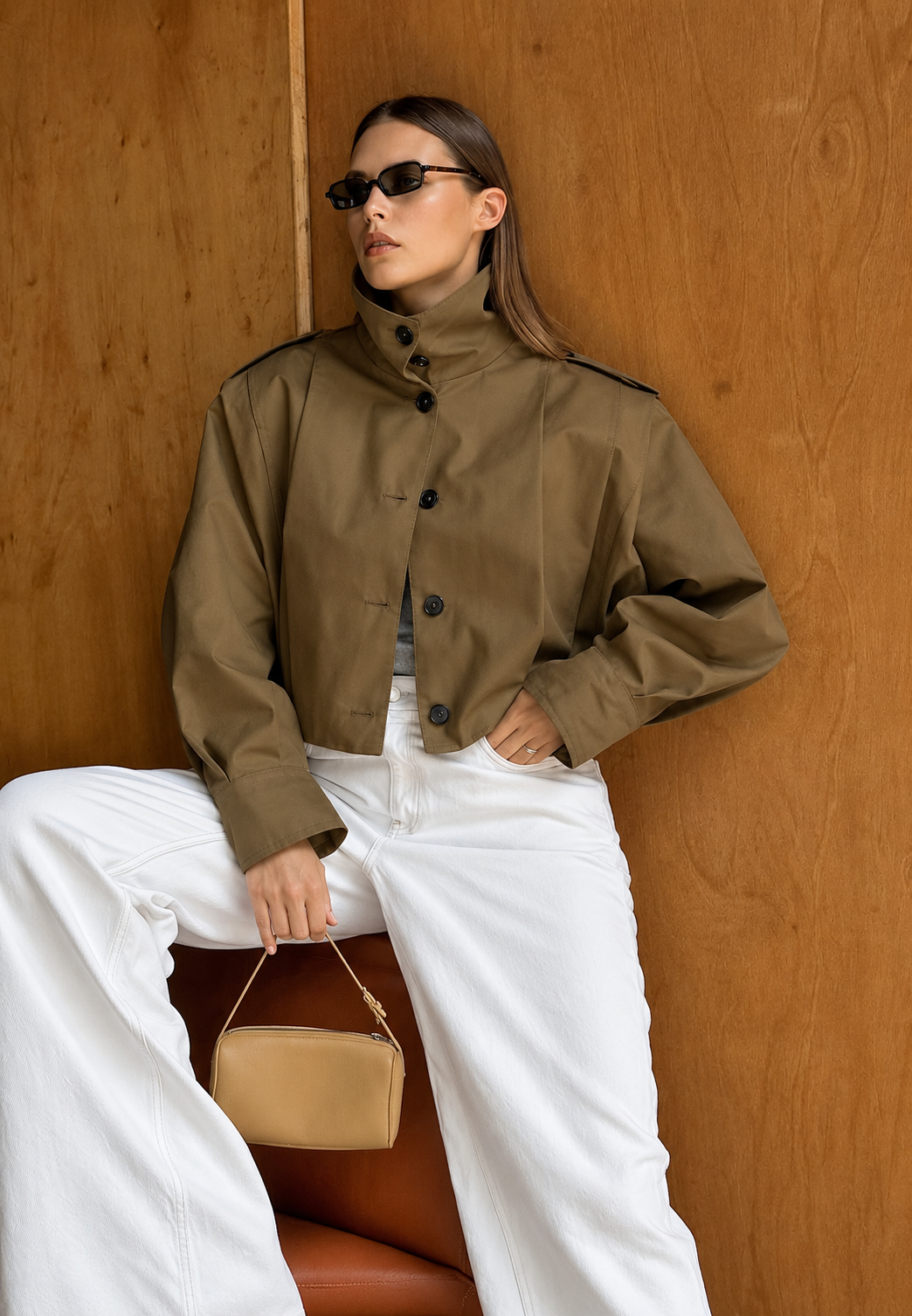 Veste courte pour femme à col montant et boutons - Vianne