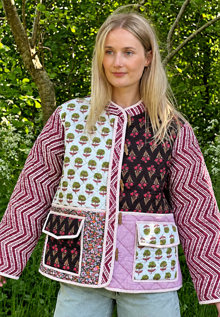 Veste matelassée fleurie femme à manches zigzag et boutons - Adriane