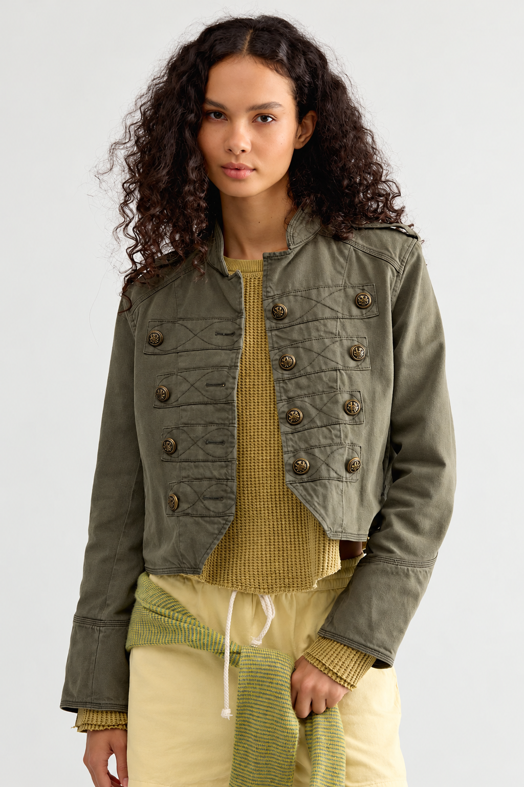 Veste femme courte à col mao et boutons décoratifs - Arlet