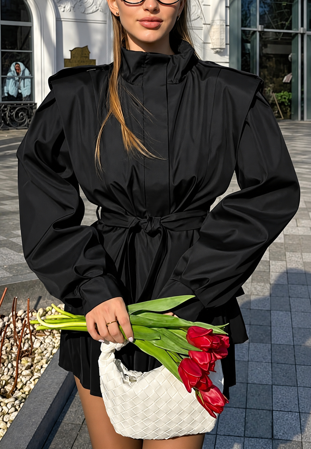 Veste femme courte à basque, ceinture et épaulettes - Valen