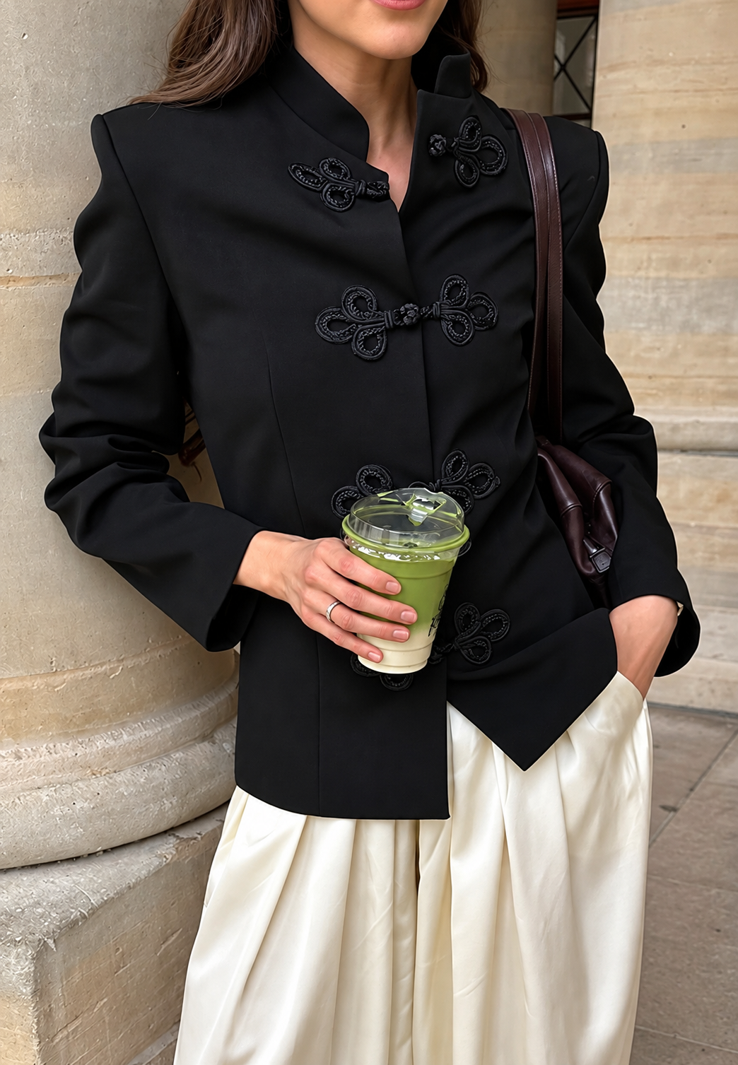 Veste femme cintrée à col mao et brandebourgs - Elara