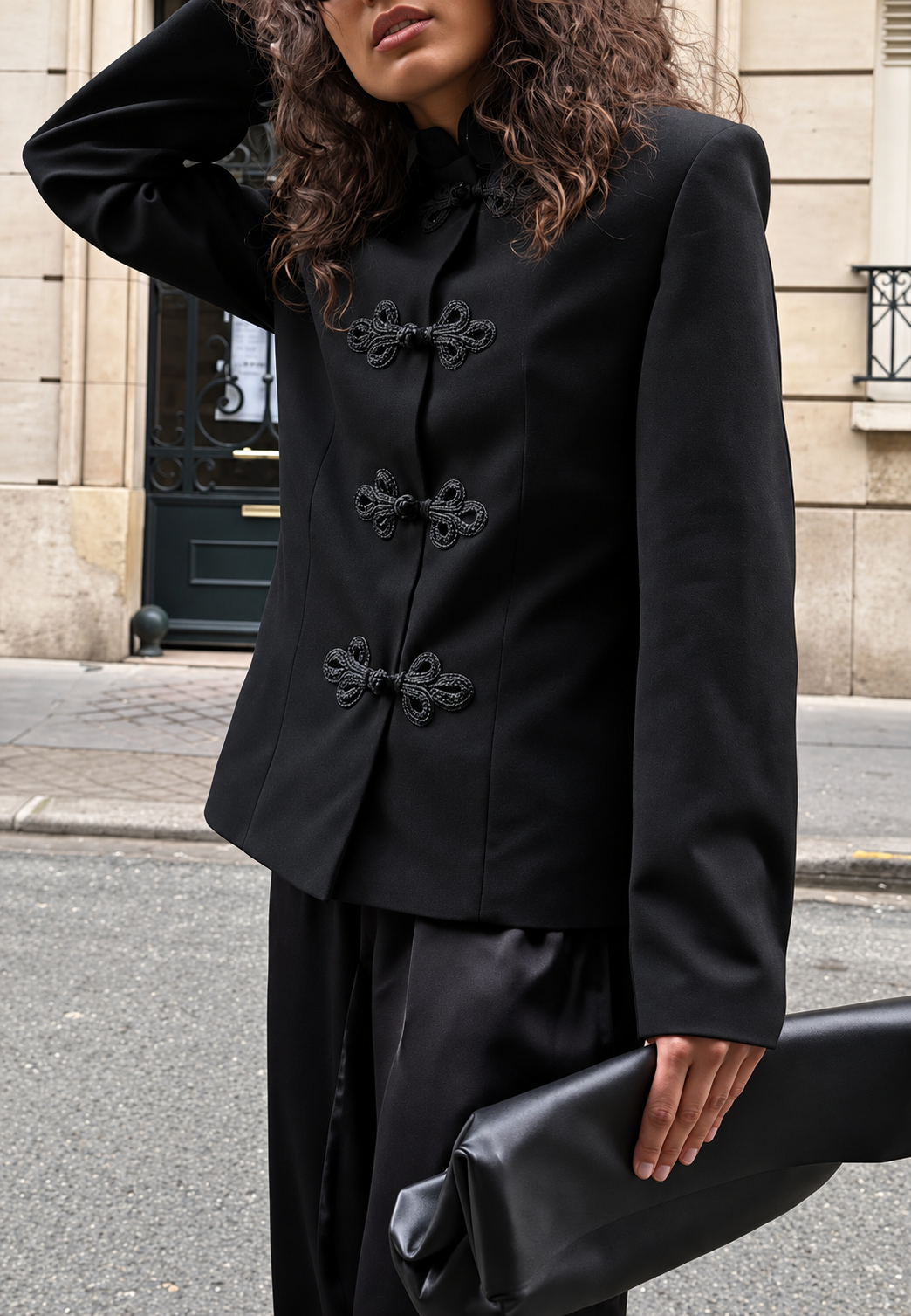 Veste femme cintrée à col mao et brandebourgs - Elara