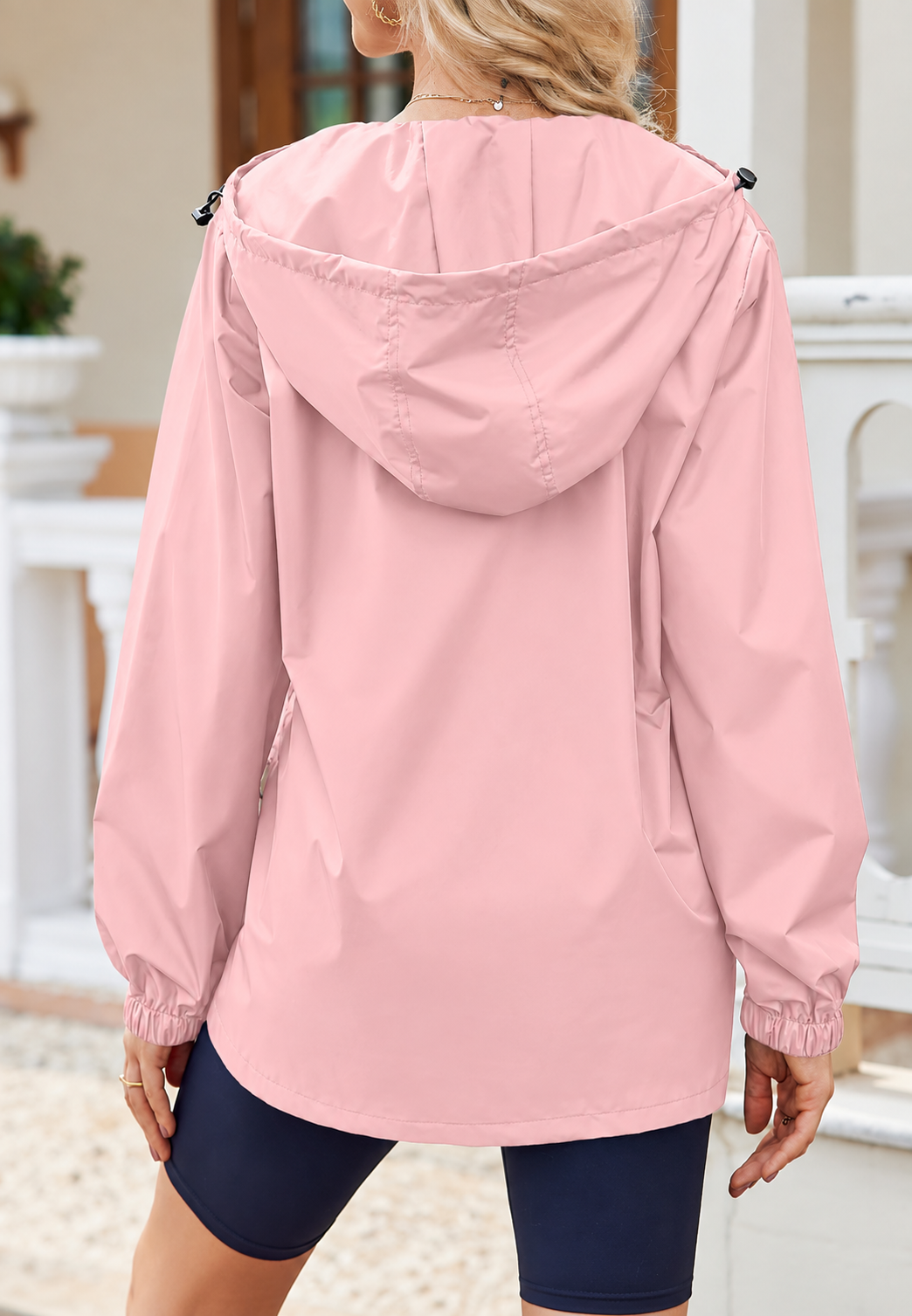 Veste imperméable pour femme avec capuche, poches et fermeture éclair - Verena