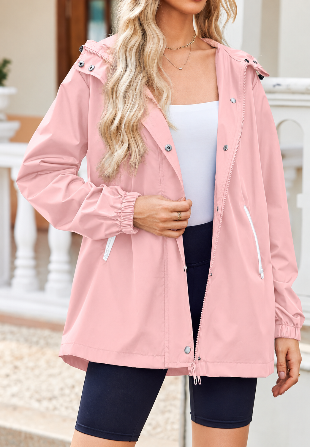 Veste imperméable pour femme avec capuche, poches et fermeture éclair - Verena