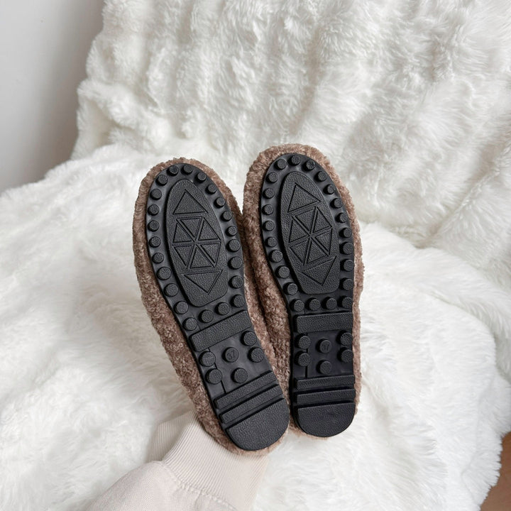 Chaussons en peluche pour femmes avec finition enveloppante - Ylva