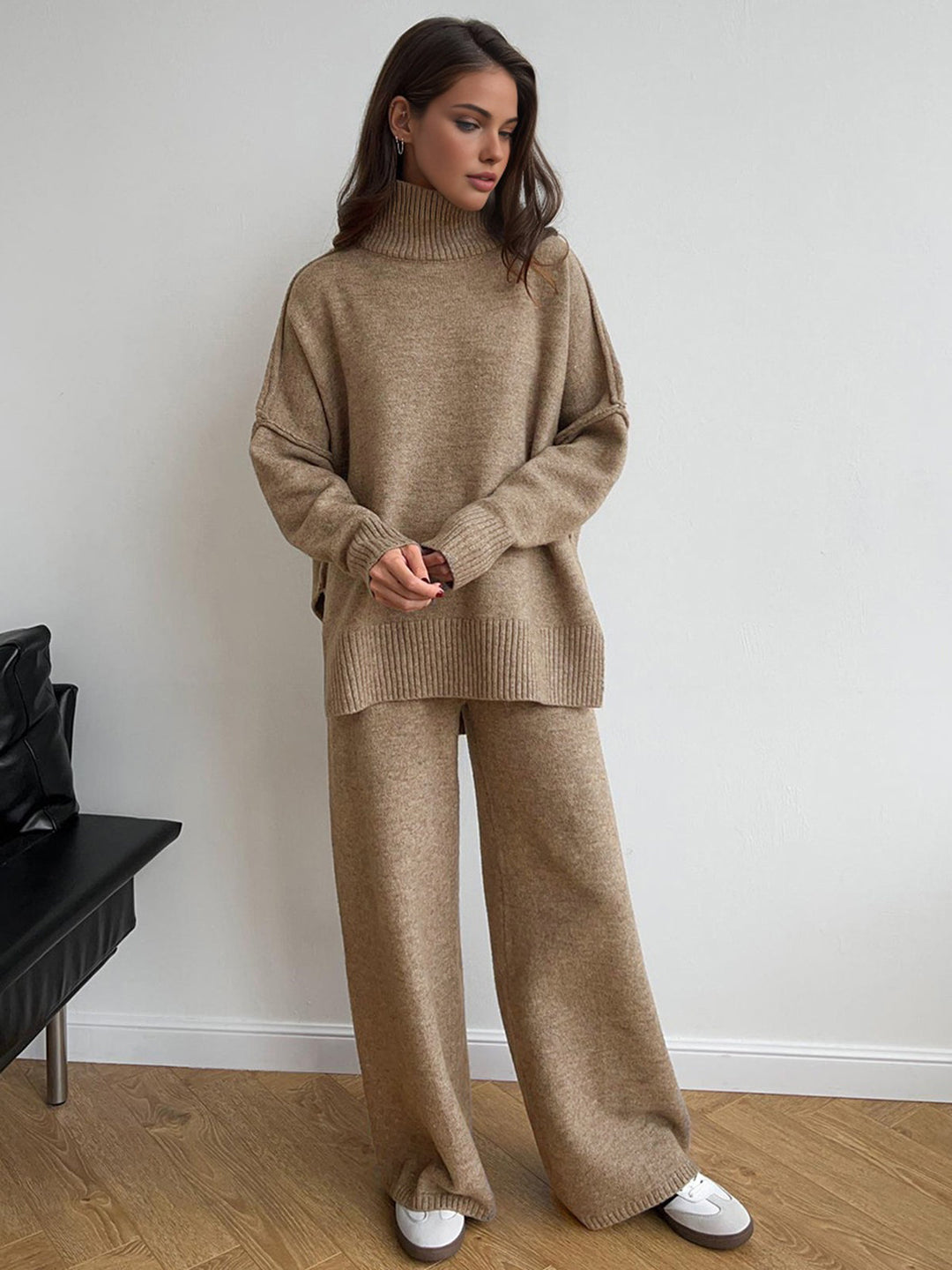 Ensemble en maille pour femme composé d'un pull à col roulé et d'un pantalon large - Elske