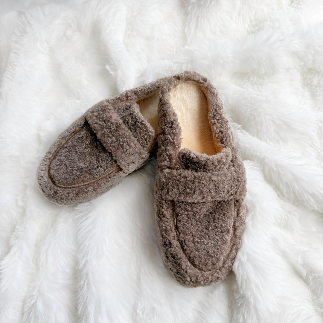 Chaussons en peluche pour femmes avec finition enveloppante - Ylva