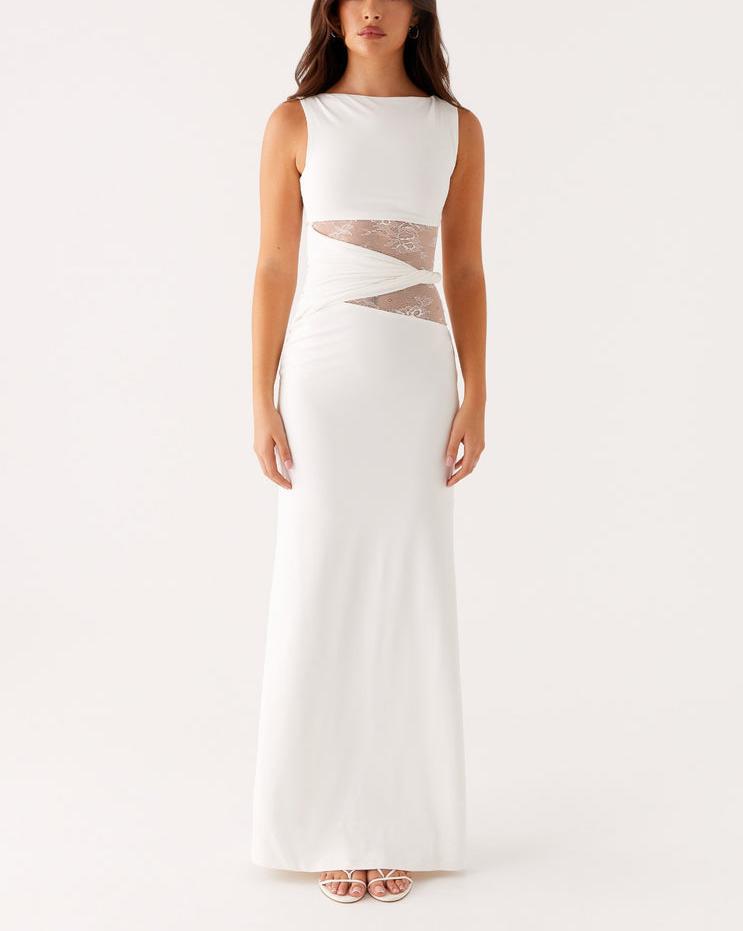 Robe longue ajustée avec détails en dentelle et drapé sur les côtés pour femmes - Elara
