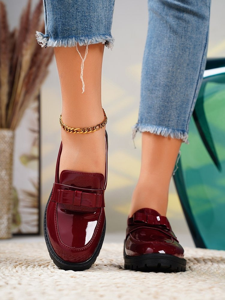 Mocassins en cuir verni rouge brillant à semelles épaisses pour femmes - Victoria