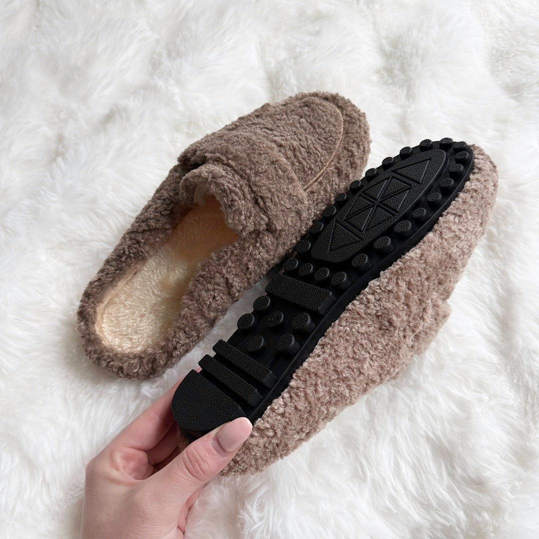 Chaussons en peluche pour femmes avec finition enveloppante - Ylva