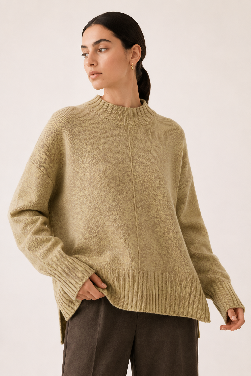 Pull oversize pour femme, à col montant court et ourlet asymétrique - Greta