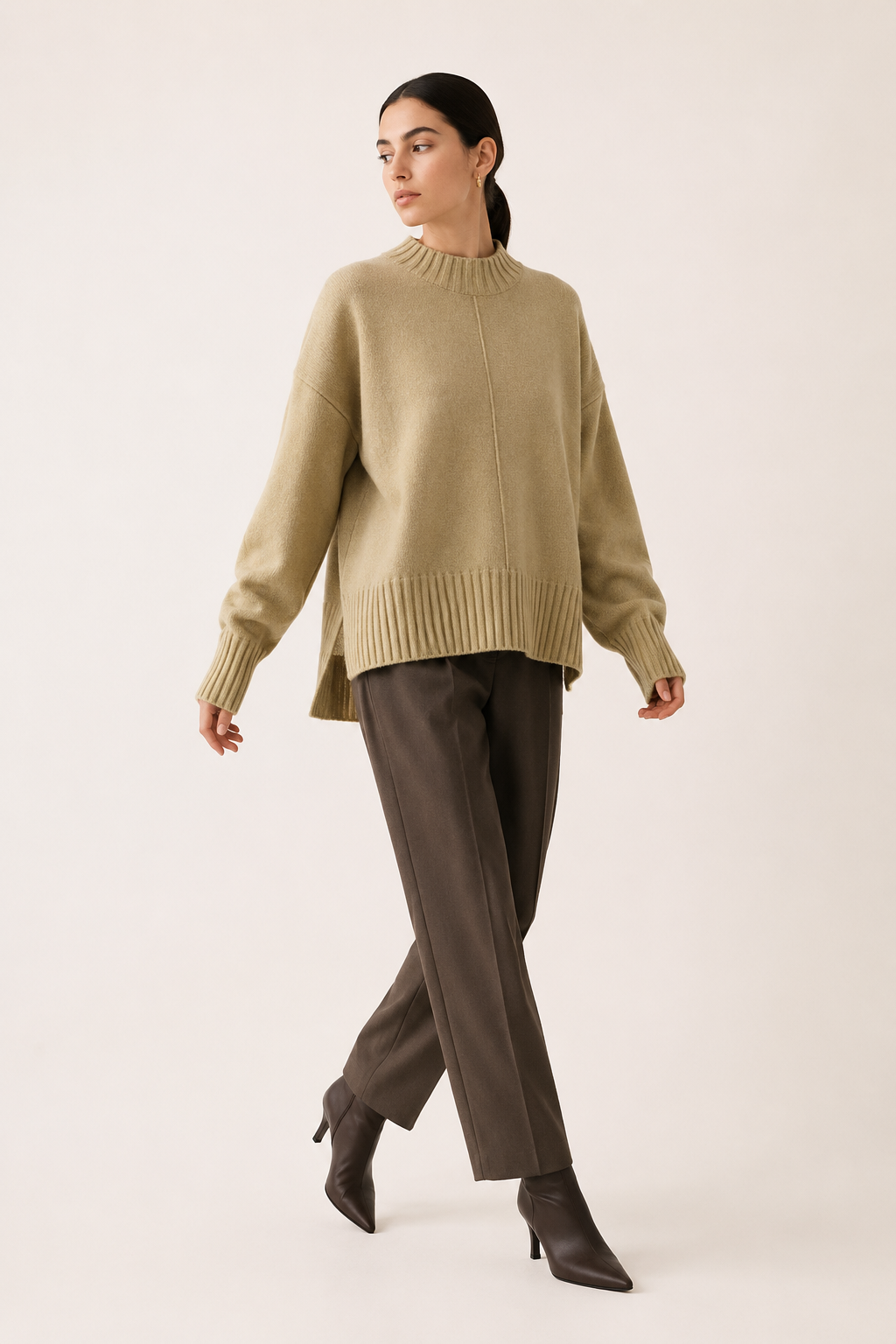 Pull oversize pour femme, à col montant court et ourlet asymétrique - Greta