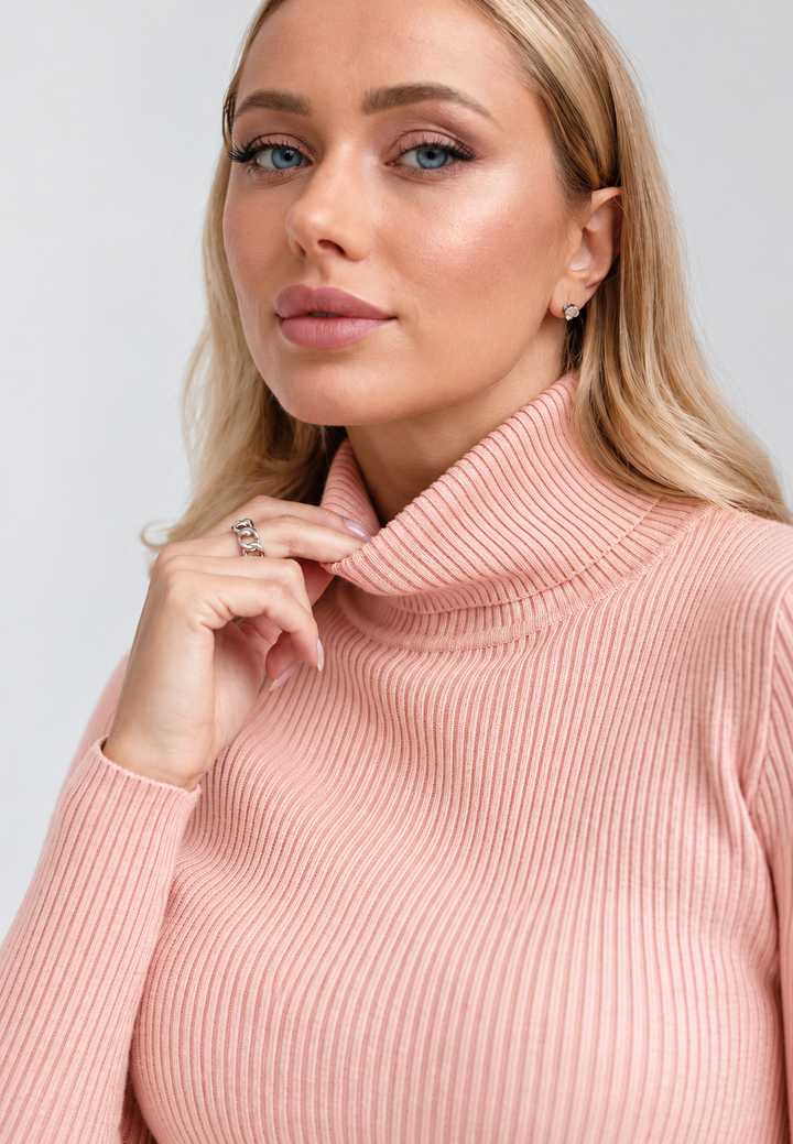 Pull femme col roulé en maille côtelée ajustée - Nélida
