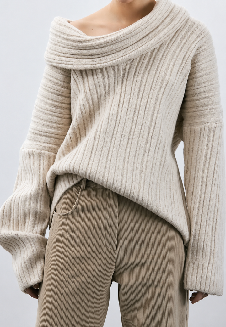Pull femme à encolure asymétrique et épaule dénudée - Séverine