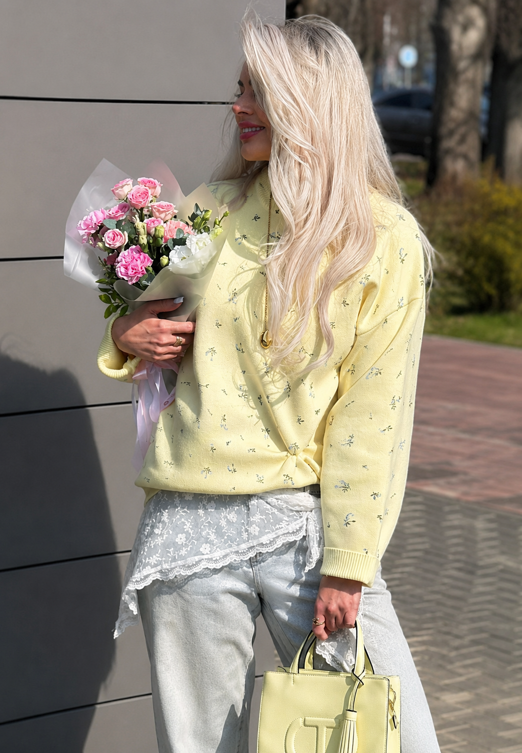 Pull femme oversize à motif floral, col rond et manches longues - Anouk