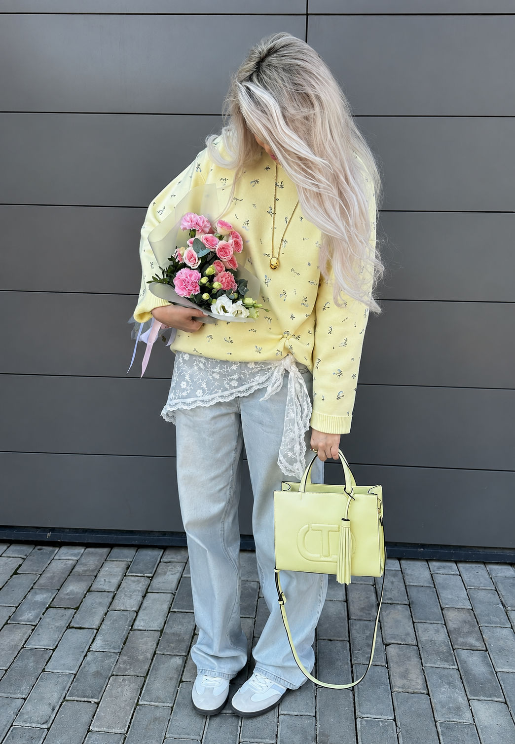 Pull femme oversize à motif floral, col rond et manches longues - Anouk
