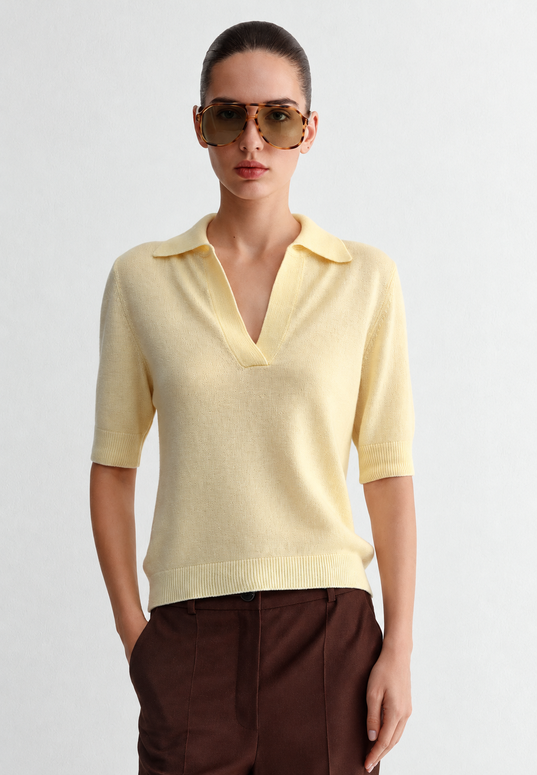 Pull femme en maille fine col polo manches courtes col V - Lidia