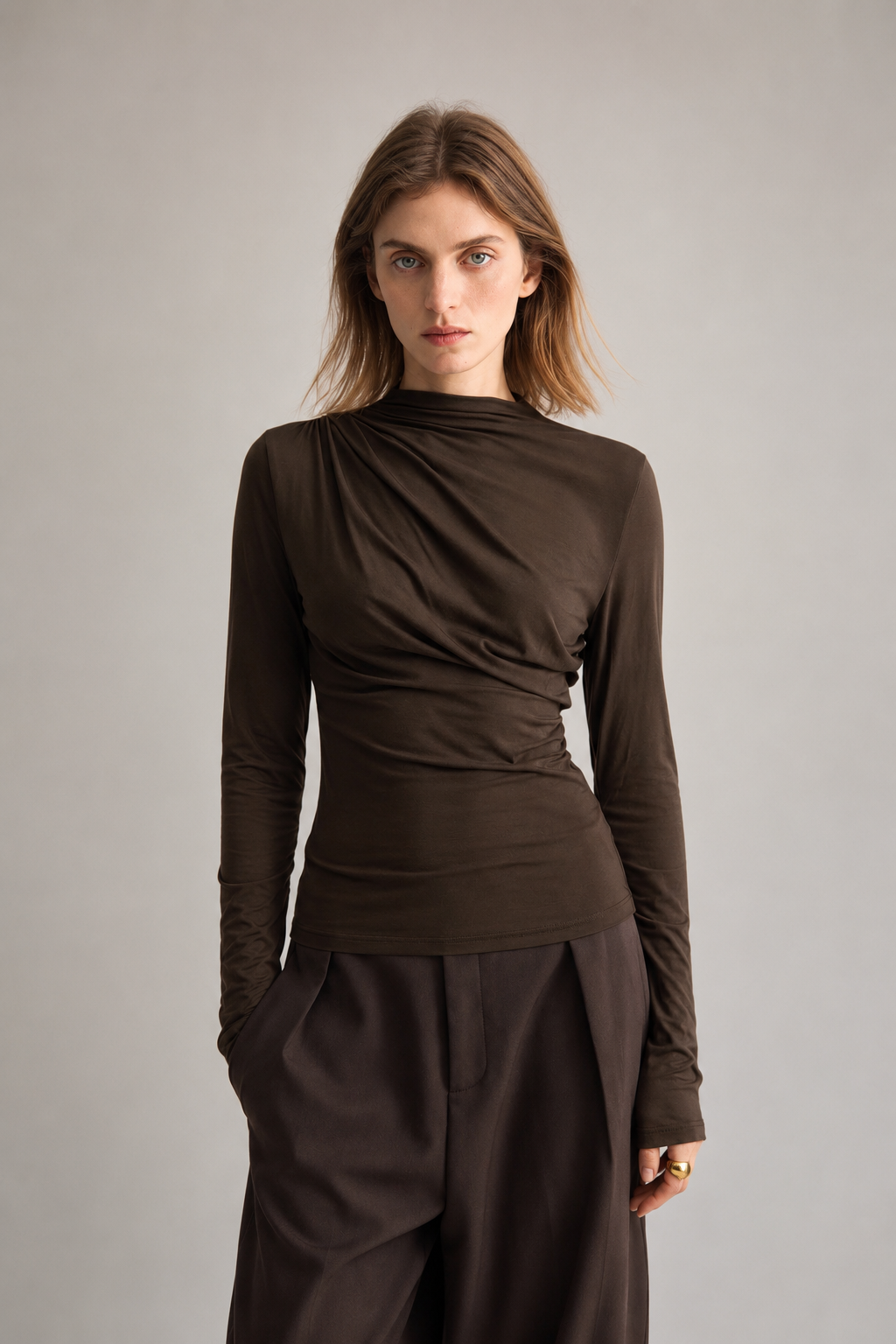 Haut pour femme à col drapé asymétrique et manches longues - Ronja