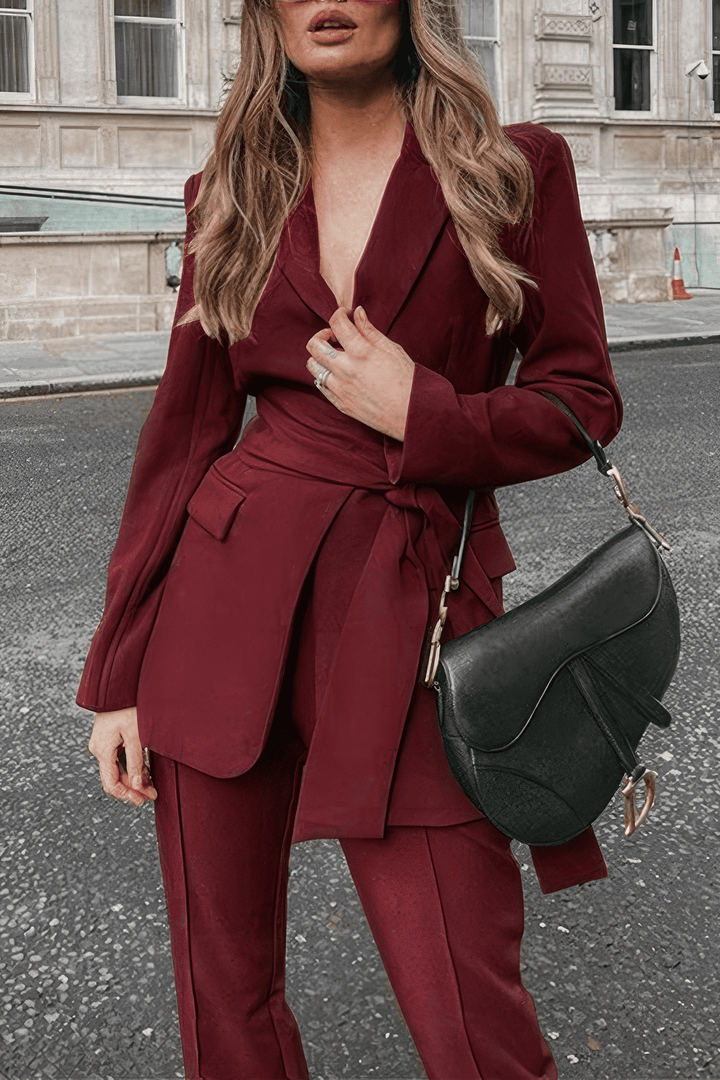 Costume deux pièces pour femme : blazer avec ceinture et pantalon droit - Camilla